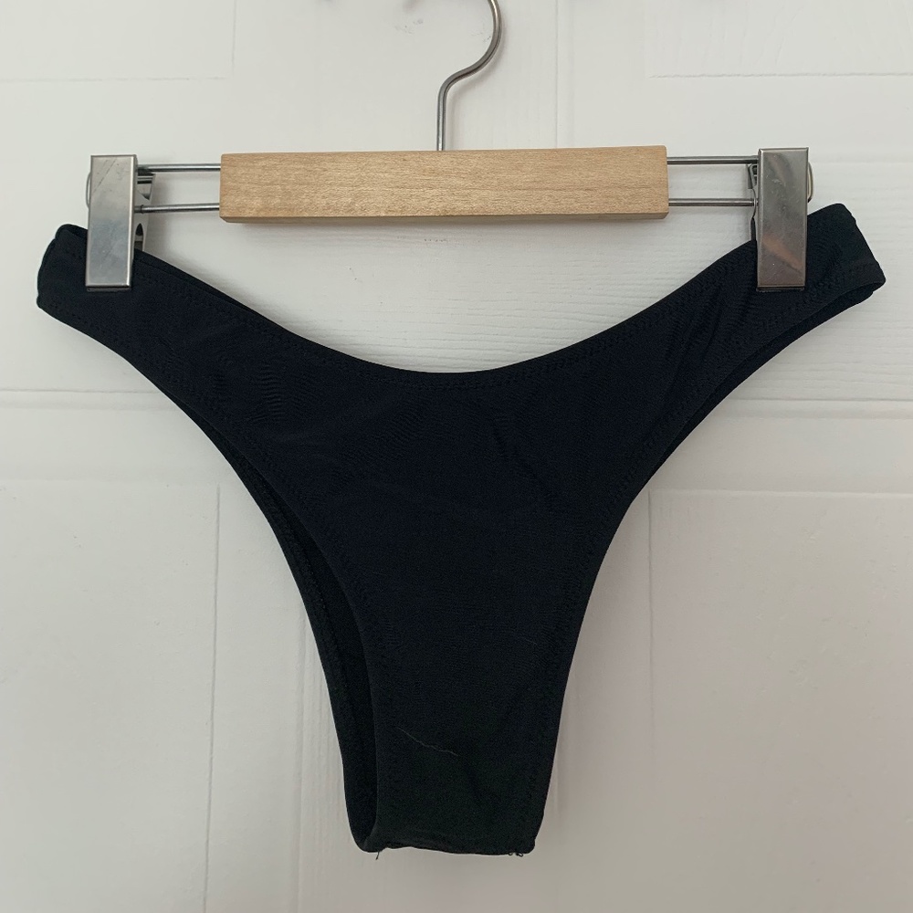 High leg bikini bottom with ruched detail